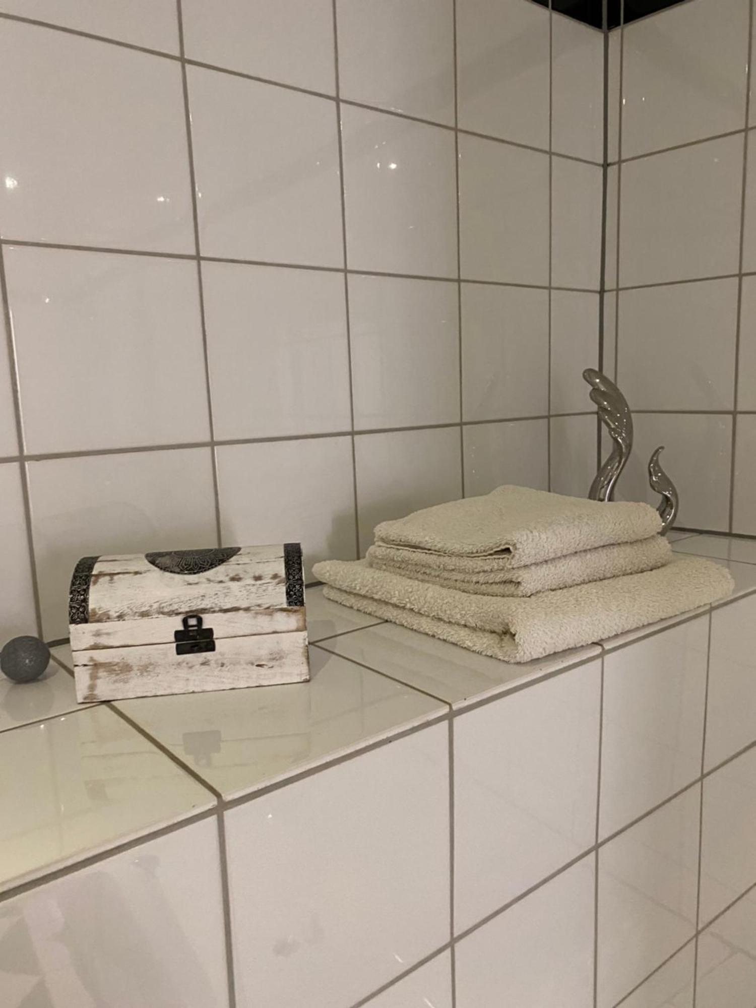 Ferienwohnung Zentral An Der Moselpromenade Zell an der Mosel Ngoại thất bức ảnh